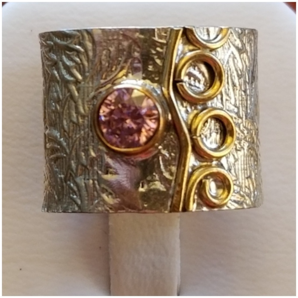Genuine 1ct Kunzite 2 tone ring size 7